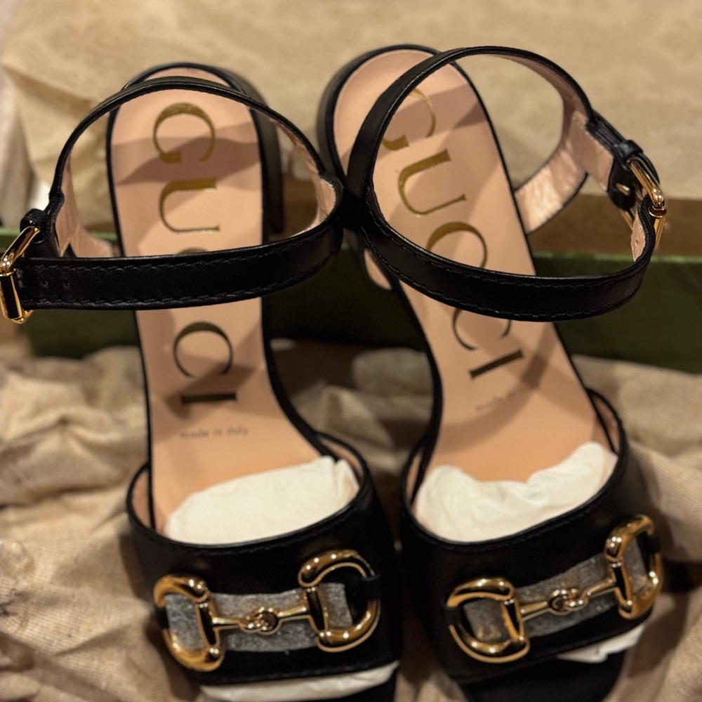 *SOLD*Gucci Black Women's Sandals